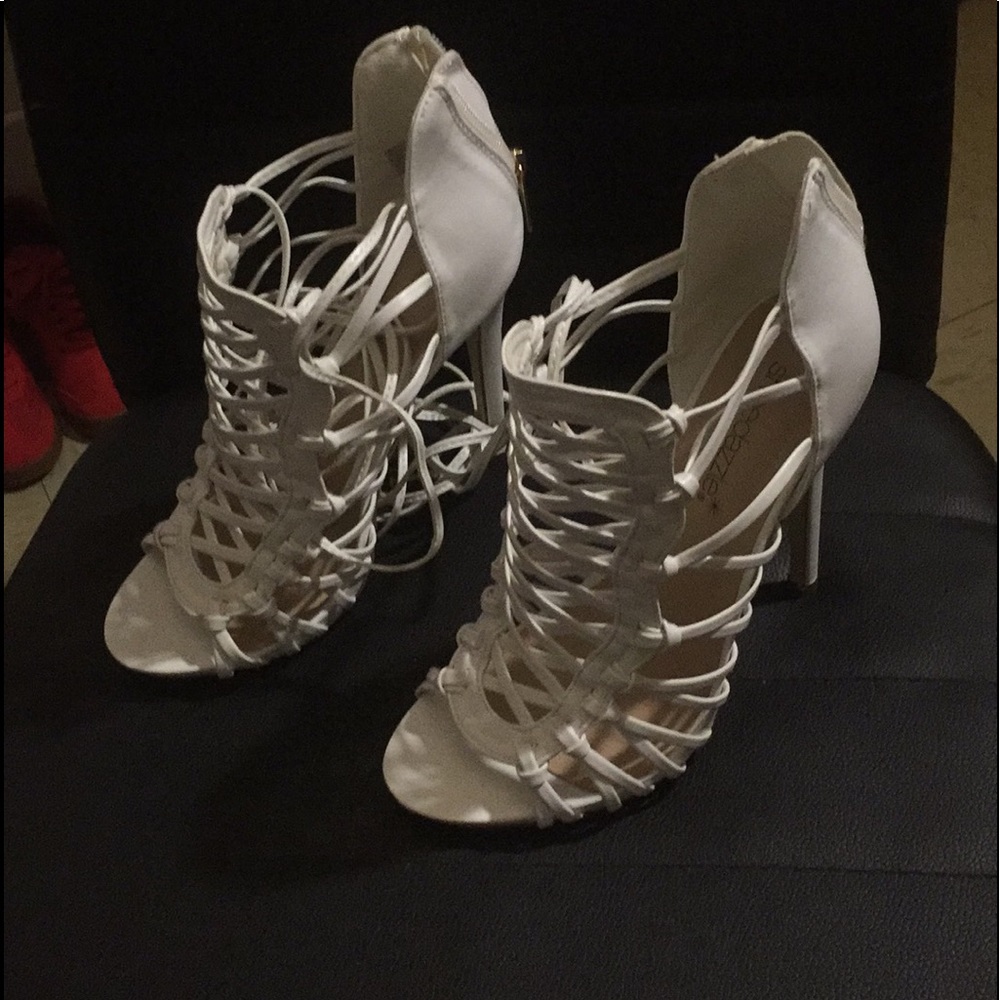 Heels - Picture 2 of 4